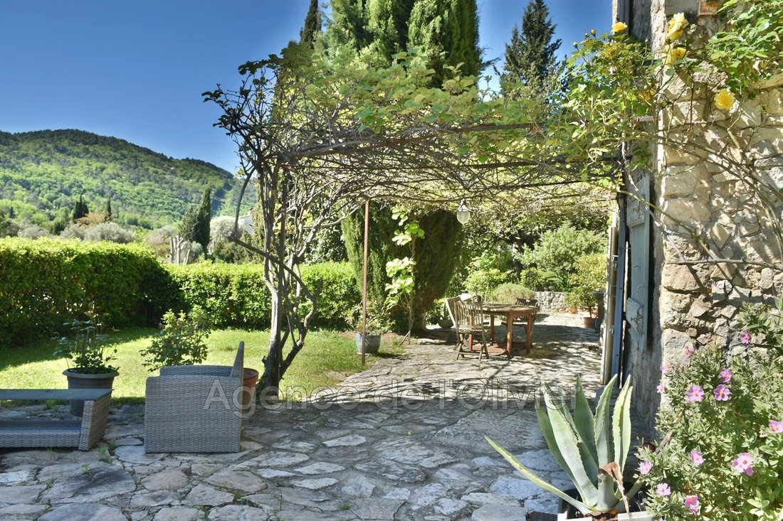 Villa in Le Bar-sur-Loup, Provence-Alpes-Côte d'Azur, France 2 - 15524482
