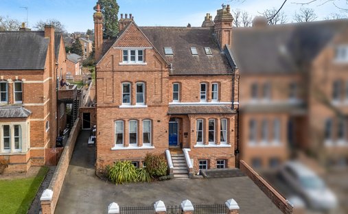 Villa in Leamington Spa, England, United Kingdom 1