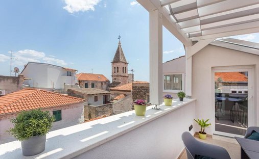 Villa in Gradska cetvrt Varos, Sibenik, Sibenik-Knin County 1