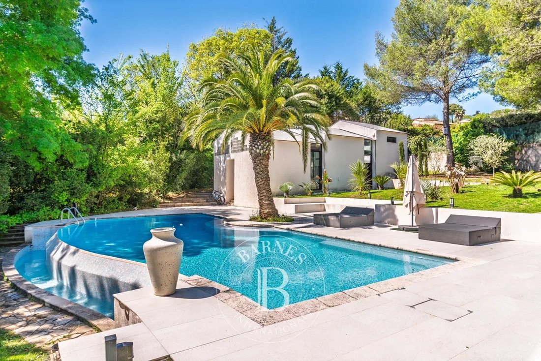 Villa in Valbonne, Provence-Alpes-Côte d'Azur, France 2 - 15401612