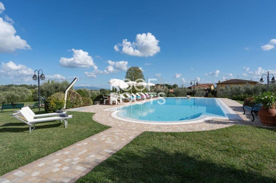Villa en Lucca, Toscana, Italia 3 - 15551426