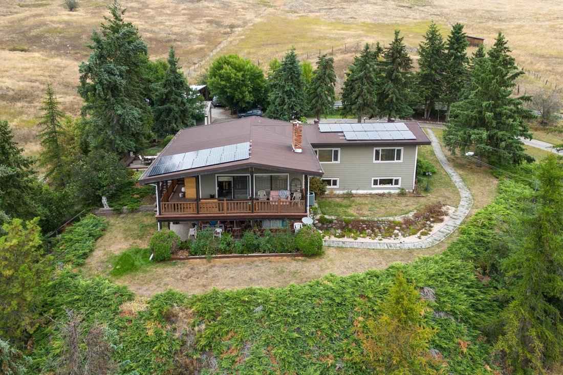 House in Lumby, British Columbia, Canada 2 - 15455682