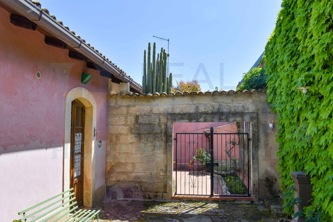 Villa in Saint Lucia, Fontane Bianche, Sicily 3 - 15554358