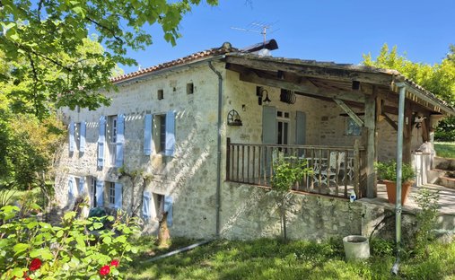 House in Montaigu-de-Quercy, Occitania, France 1