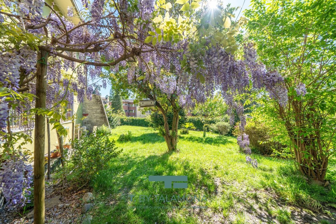House in Luino, Lombardy, Italy 4 - 15551891