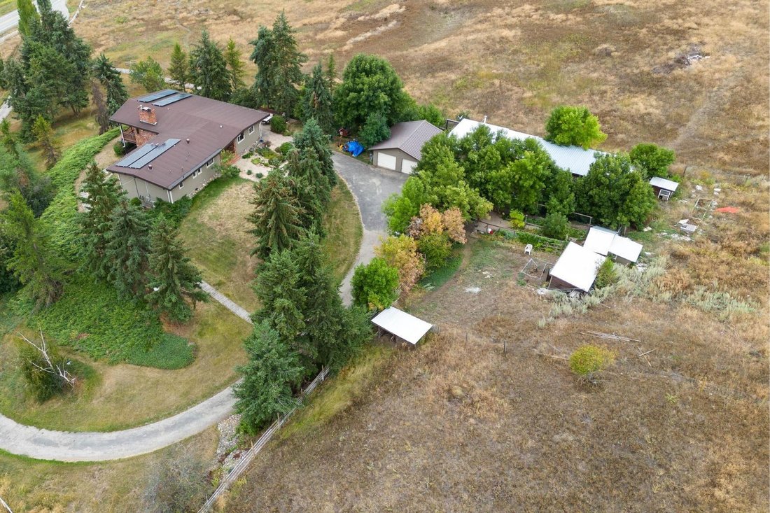 House in Lumby, British Columbia, Canada 5 - 15455682