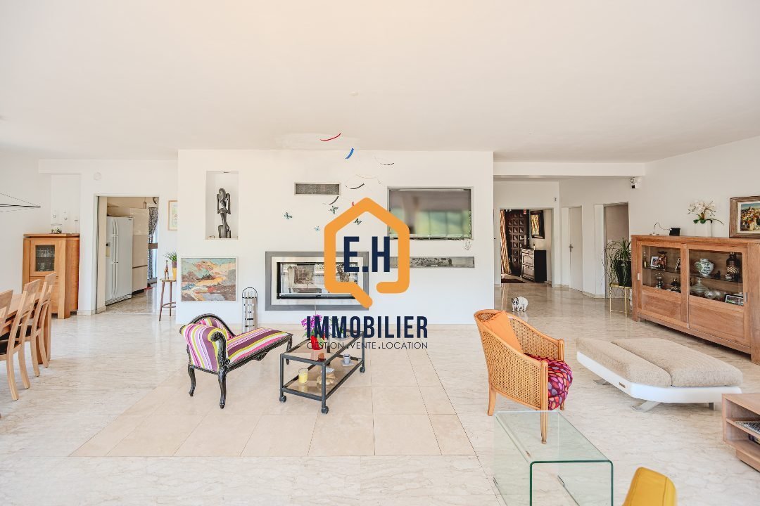 Villa in Collobrières, Provence-Alpes-Côte d'Azur, France 3 - 15553992