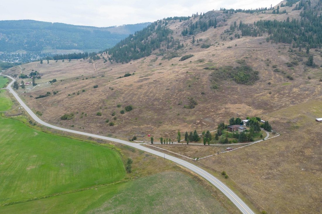 House in Lumby, British Columbia, Canada 3 - 15455682