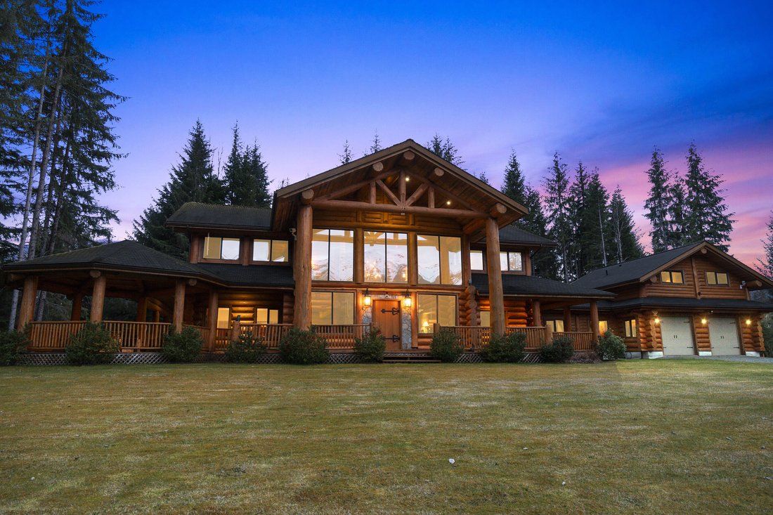 House in Terrace, British Columbia, Canada 2 - 15425239