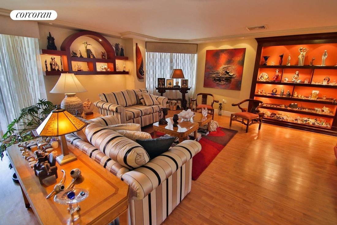 Condo in Port of Spain, MI, United States 4 - 15551875