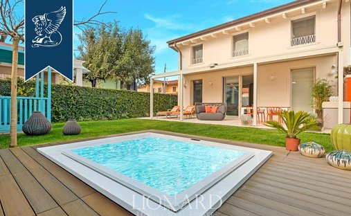 Villa in Tonfano, Pietrasanta, Italien 1
