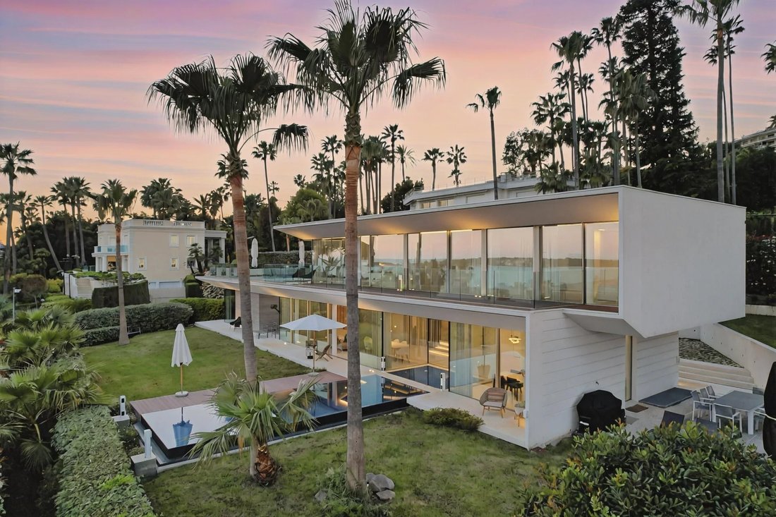 House in Saint Nicolas, Cannes, France 1 - 15552622