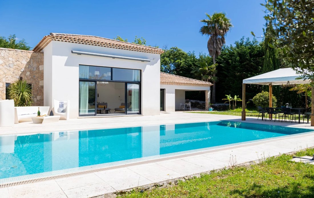 Villa in Sud, Roquefort-les-Pins, France 2 - 15484917