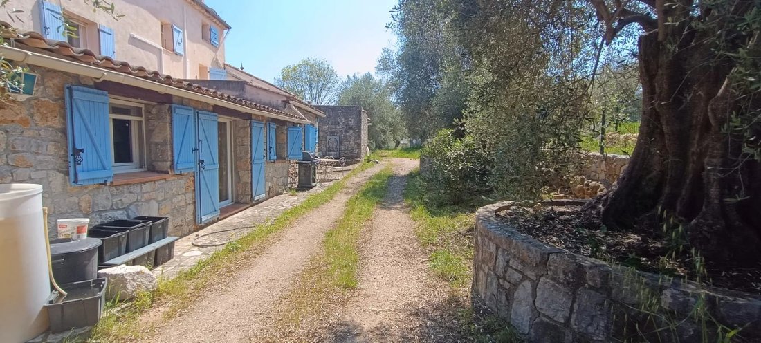 Estate in Grasse, Provence-Alpes-Côte d'Azur, France 1 - 15138438