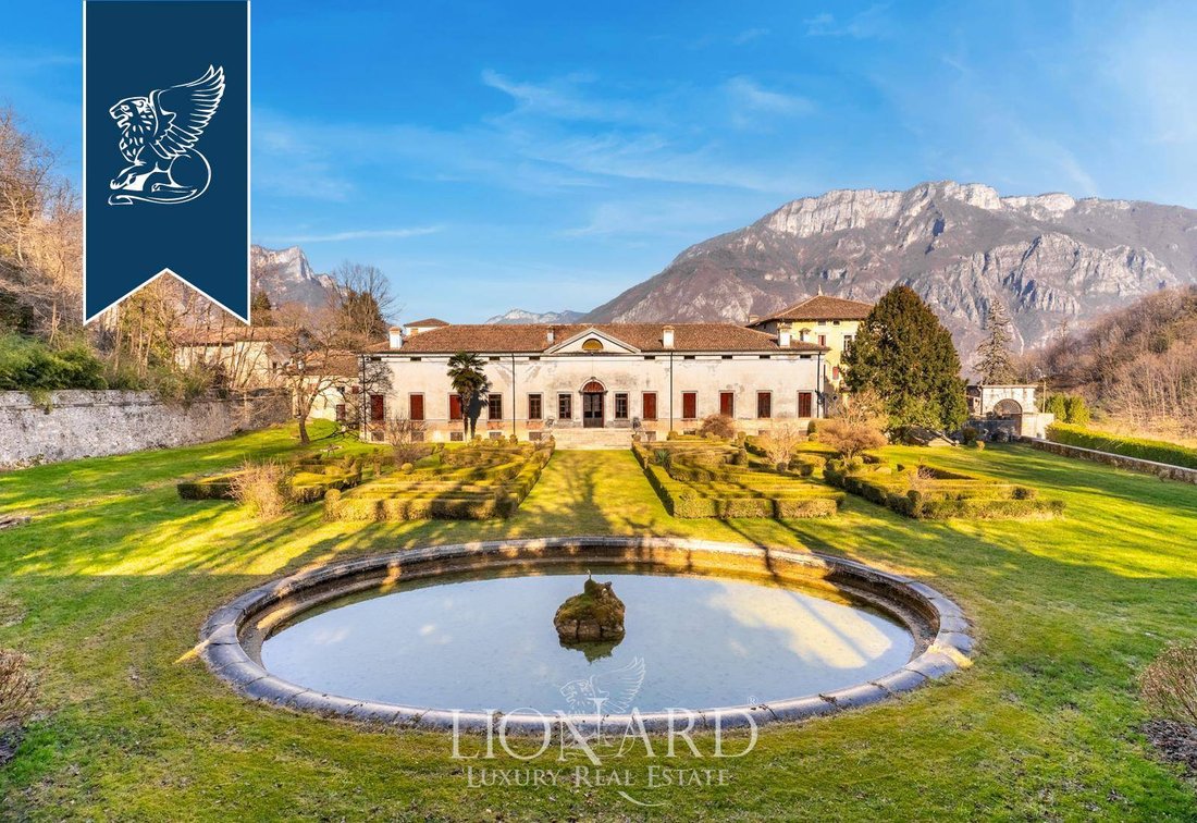 Villa in Velo d'Astico, Veneto, Italy 2 - 15554122