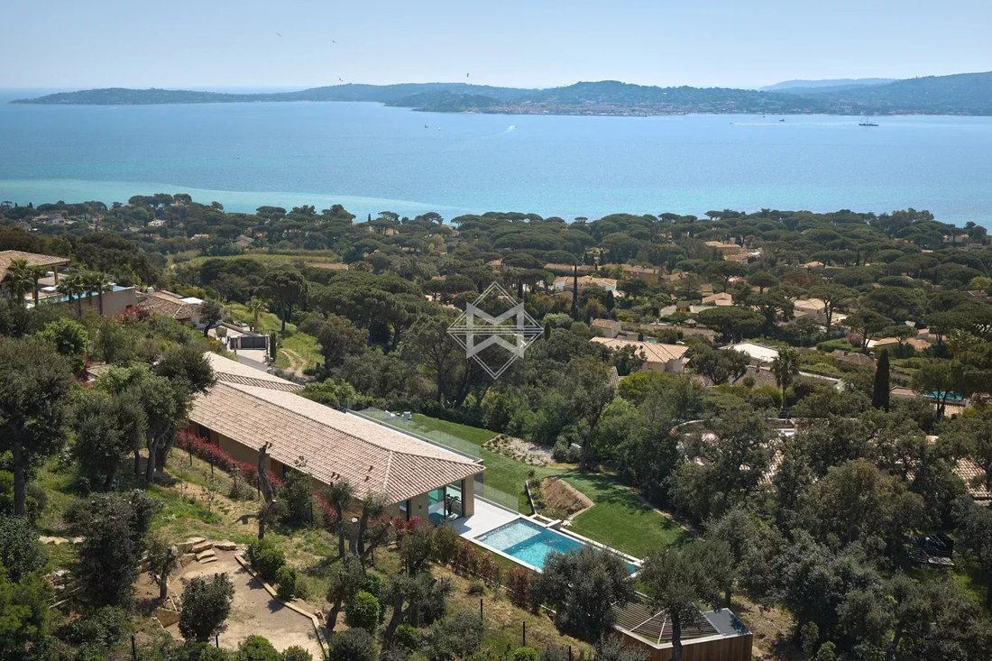 Villa in Grimaud, Provence-Alpes-Côte d'Azur, France 1 - 15552033