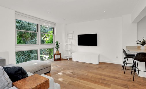 Apartment in Belsize Park, Camden, England 1