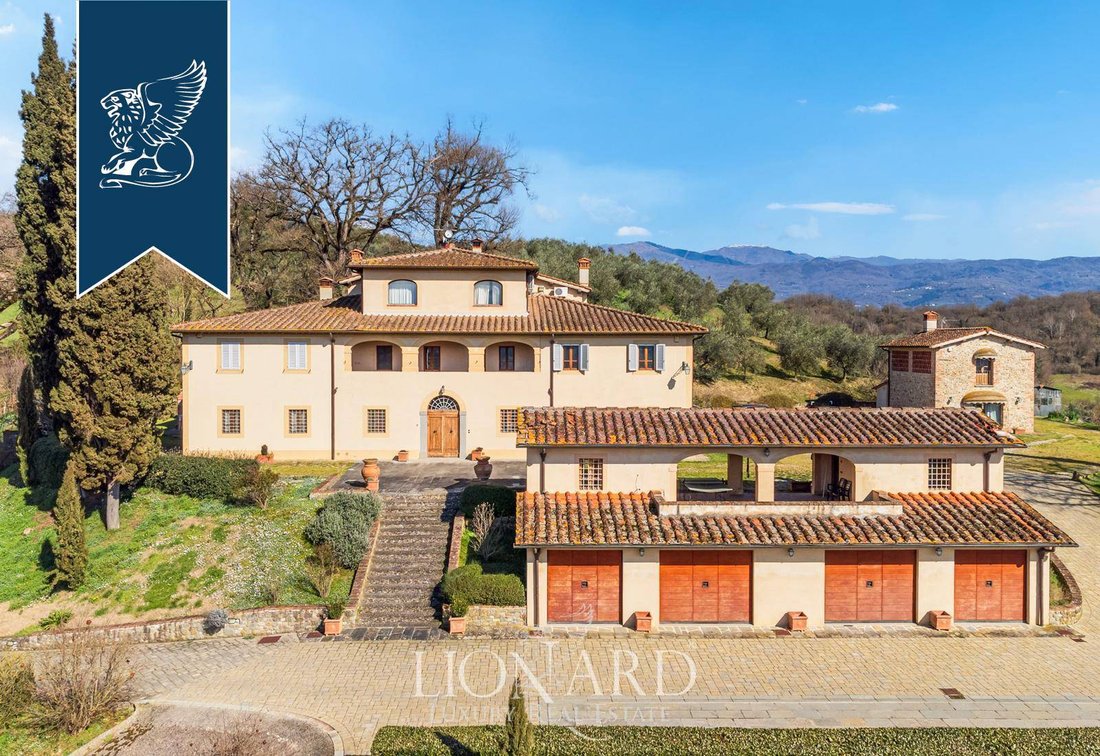 Villa in Castelfranco Piandisco, Tuscany, Italy 3 - 15554127