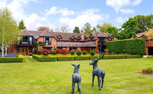 House in Kidmore End, England 1