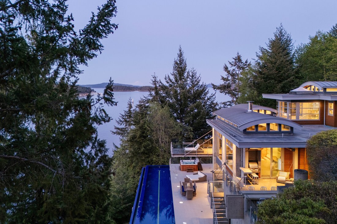 House in North Saanich, British Columbia, Canada 2 - 15553382