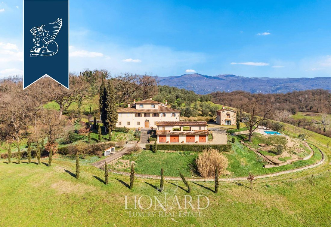 Villa in Castelfranco Piandisco, Tuscany, Italy 2 - 15554127