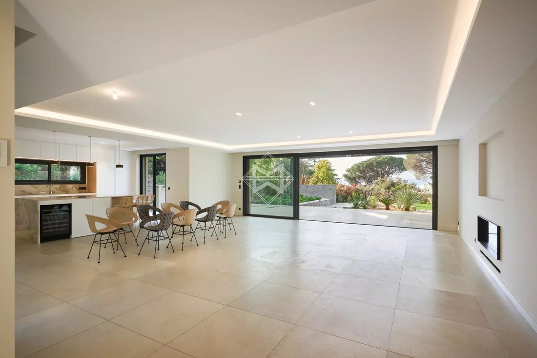 Villa in French Riviera, Provence-Alpes-Côte d'Azur, France 5 - 14058774