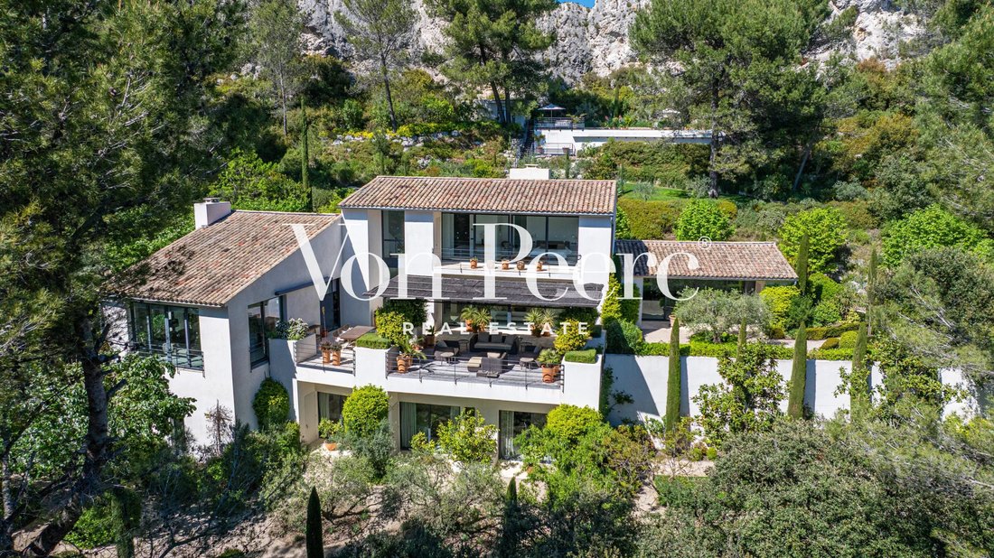 House in Les Baux-de-Provence, Provence-Alpes-Côte d'Azur, France 3 - 15496245