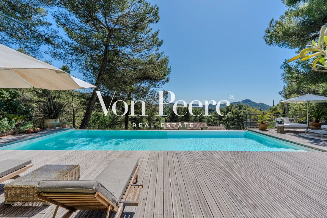 House in Les Baux-de-Provence, Provence-Alpes-Côte d'Azur, France 4 - 15496245