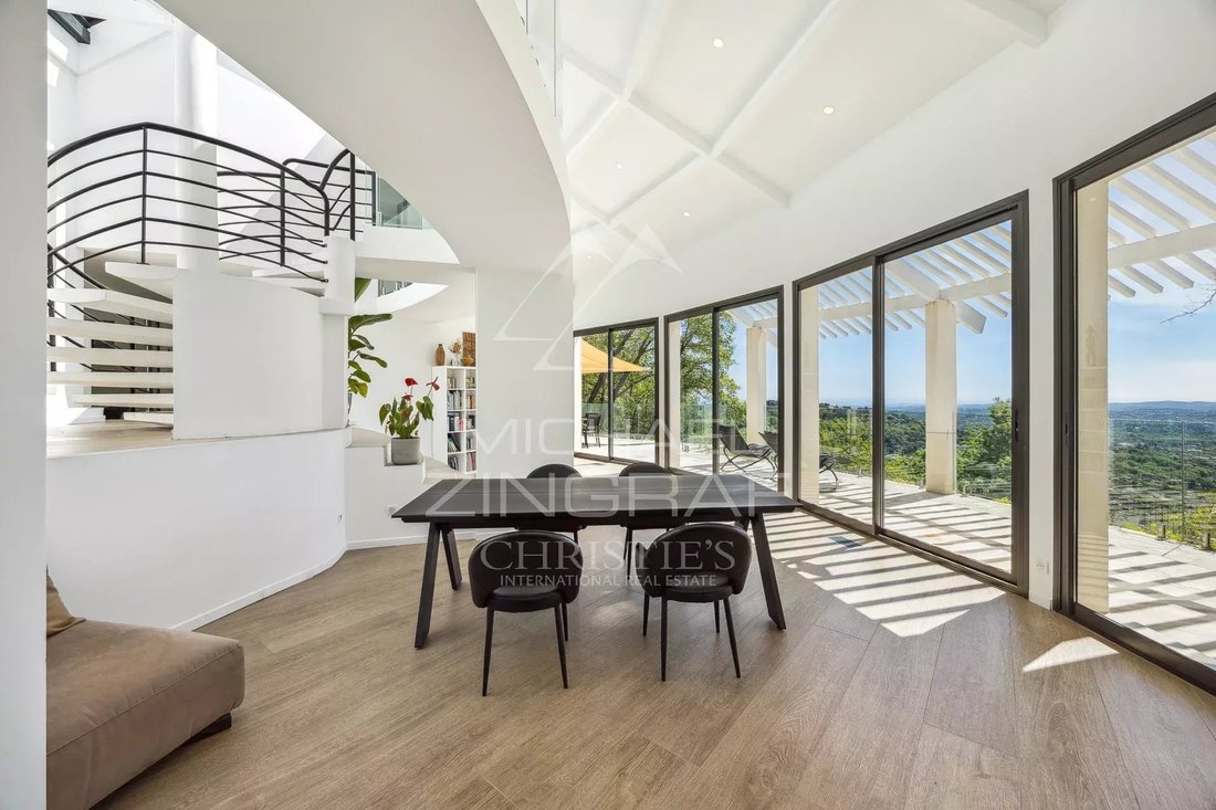 Villa in Grasse, Provence-Alpes-Côte d'Azur, France 4 - 15551948