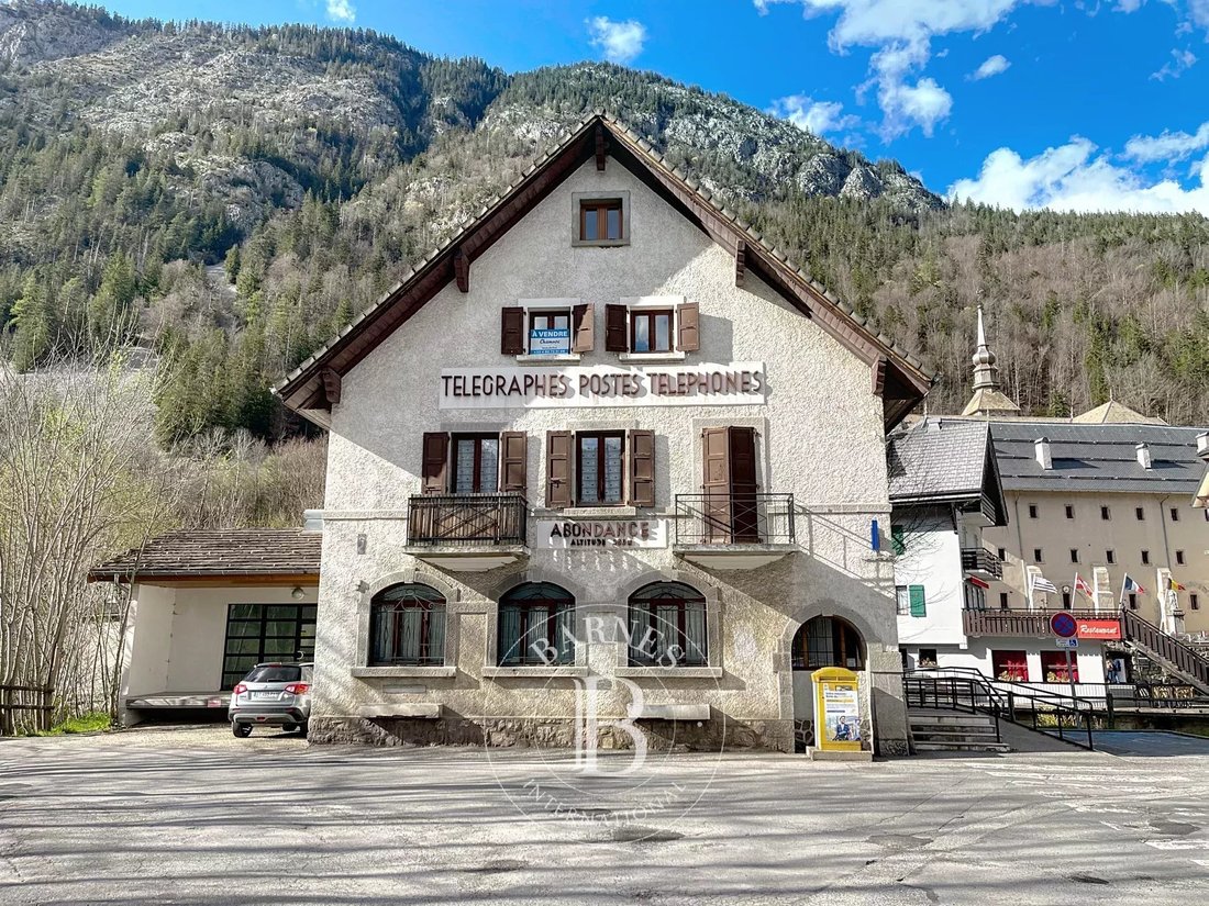 Estate in Abondance, Auvergne-Rhône-Alpes, France 1 - 15551943