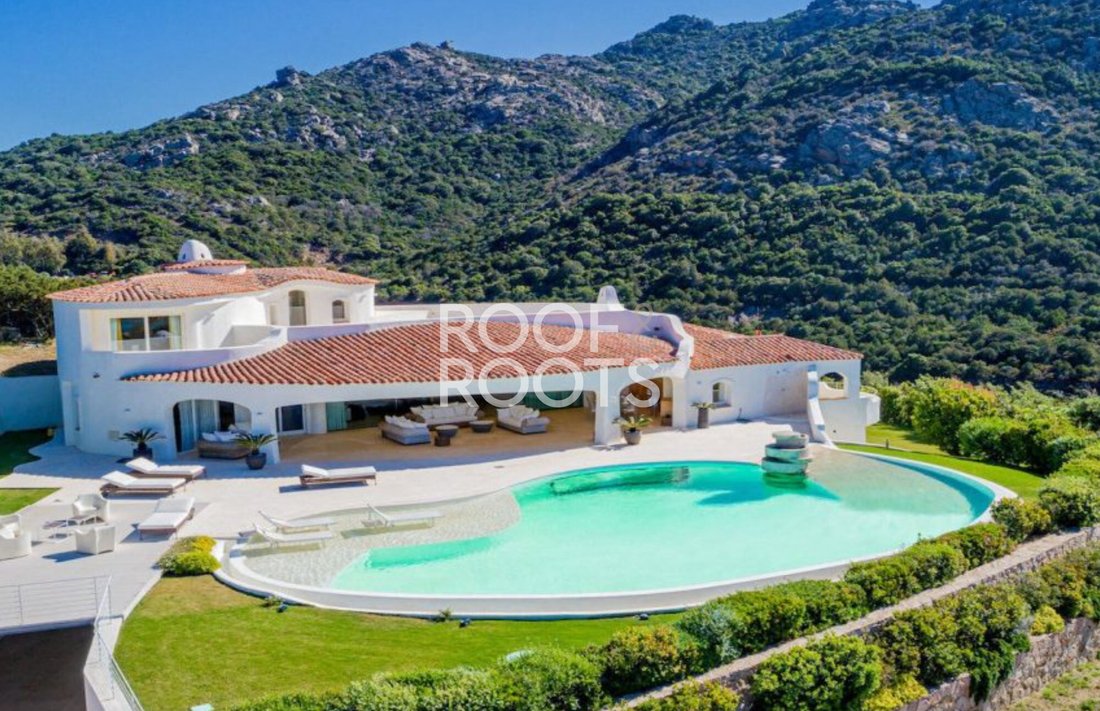 Villa en Porto Cervo, Cerdeña, Italia 1 - 15554445