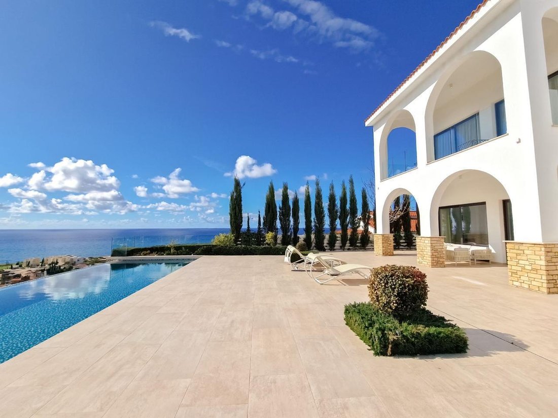 Villa in Peyia, Paphos, Cyprus 1 - 15555424
