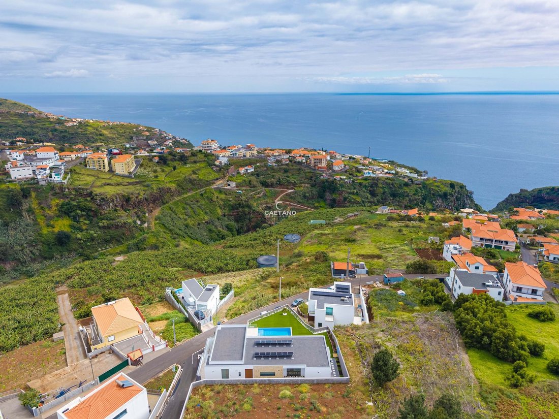 Villa in Estreito da Calheta, Autonome Region Madeira, Portugal 2 - 15555358