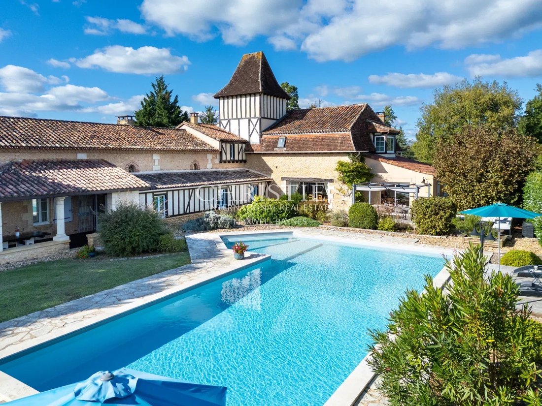 House in Le Bugue, Nouvelle-Aquitaine, France 1 - 14828043