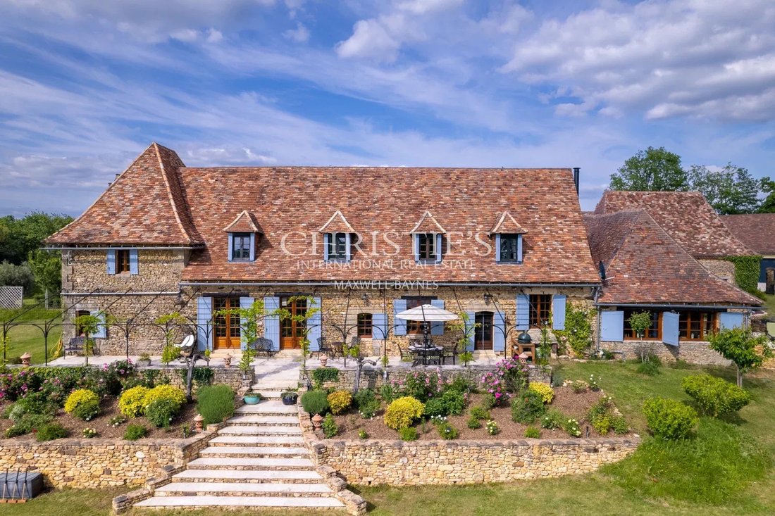 Estate in Urval, Nouvelle-Aquitaine, France 1 - 15094773