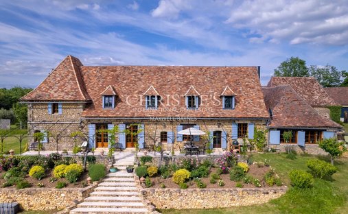 Estate in Urval, Nouvelle-Aquitaine, France 1