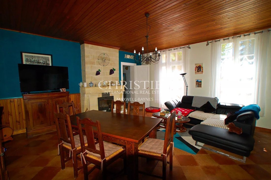 Farm Ranch in Saint-Magne-de-Castillon, Nouvelle-Aquitaine, France 5 - 13888483