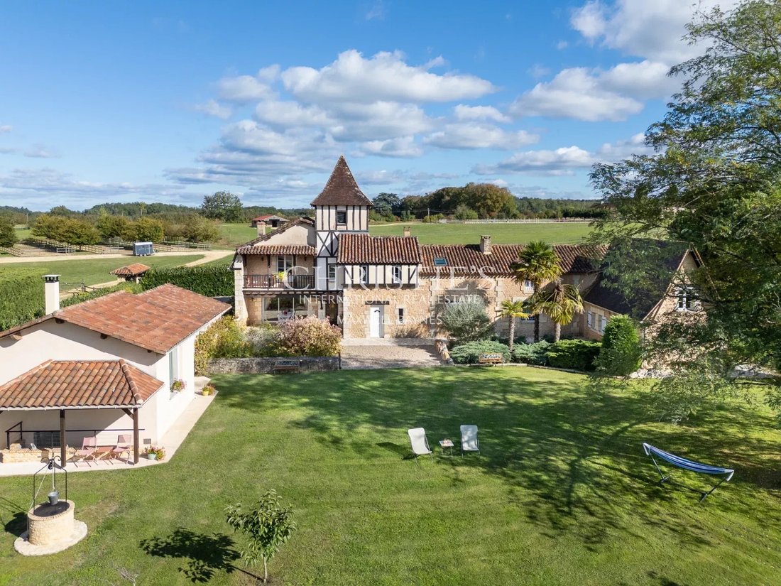 House in Le Bugue, Nouvelle-Aquitaine, France 2 - 14828043