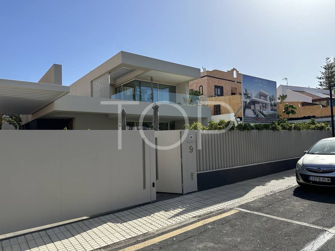 Villa in Playa de las Americas, Canary Islands, Spain 5 - 15561289