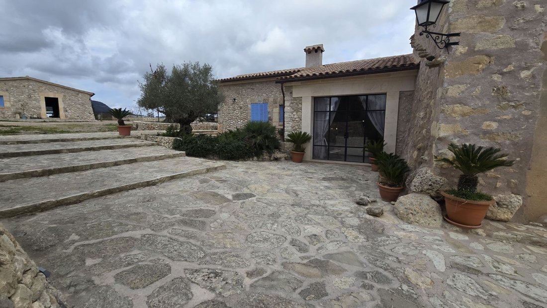 Villa in Maria de la Salut, Balearic Islands, Spain 5 - 15556627