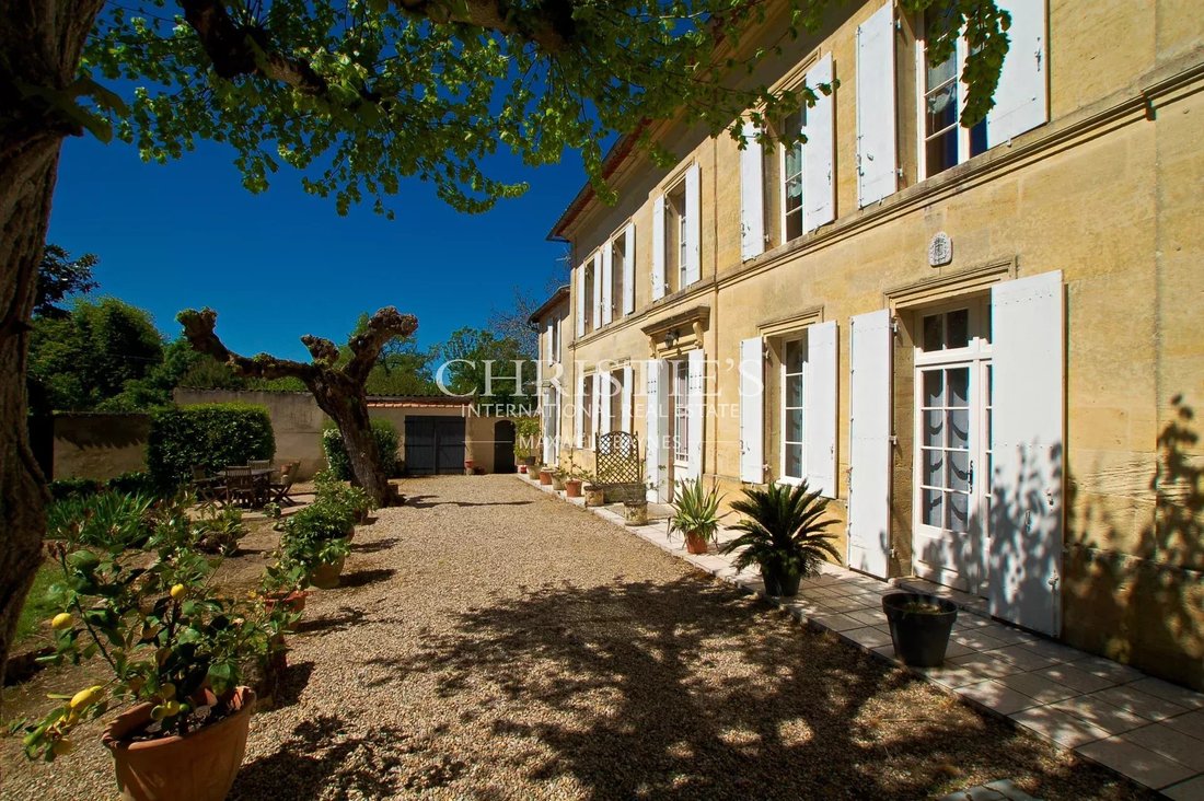 Farm Ranch in Saint-Magne-de-Castillon, Nouvelle-Aquitaine, France 2 - 13888483