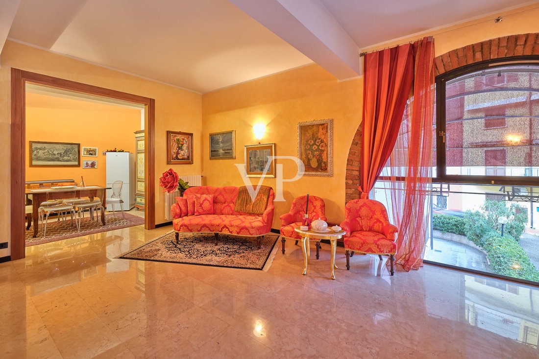 Apartment in Garda, Veneto, Italy 2 - 15559202