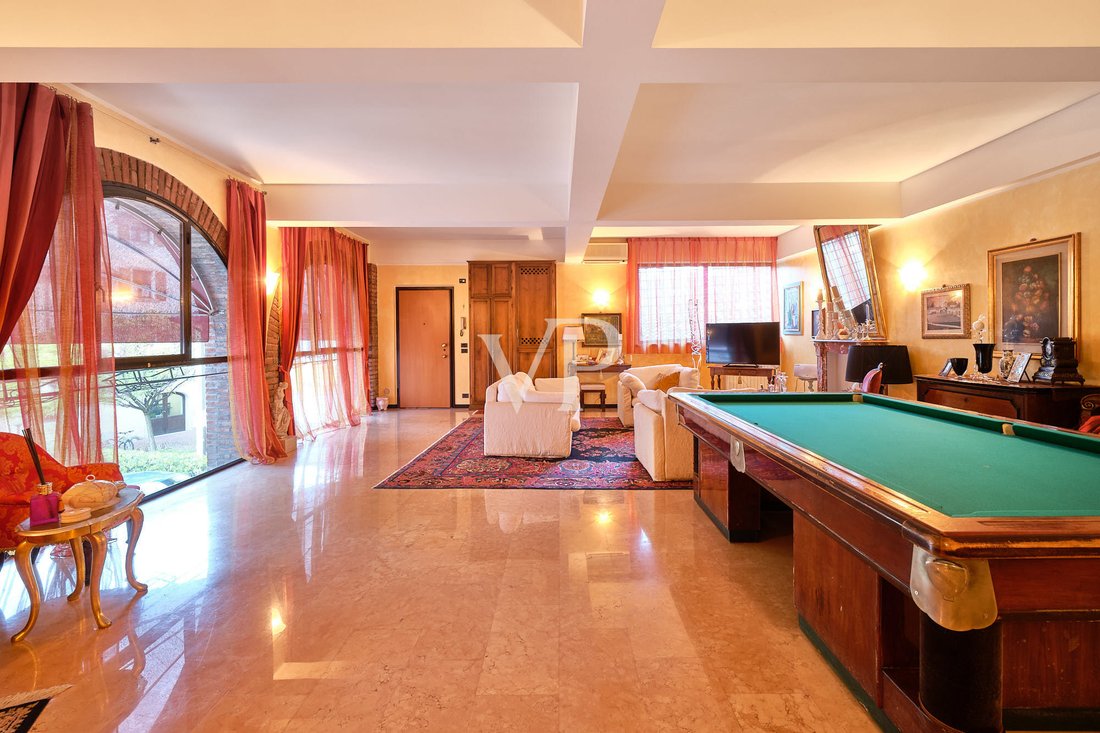 Apartment in Garda, Veneto, Italy 3 - 15559202