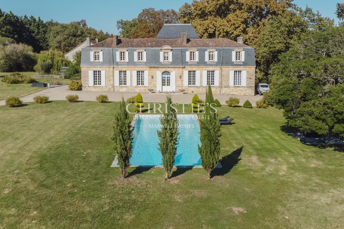 House in Bordeaux, Nouvelle-Aquitaine, France 1 - 15223015