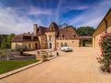 Castle for Sale in Le Bugue, Nouvelle-Aquitaine, France