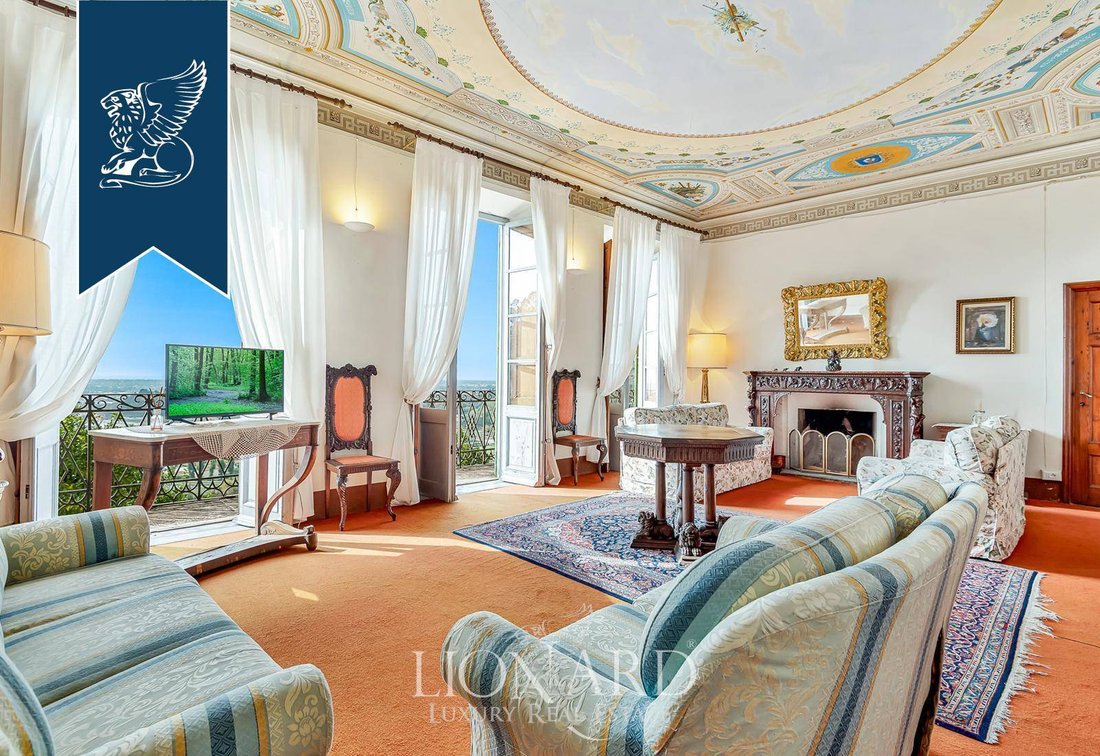 Villa in Camaiore, Tuscany, Italy 4 - 15561172
