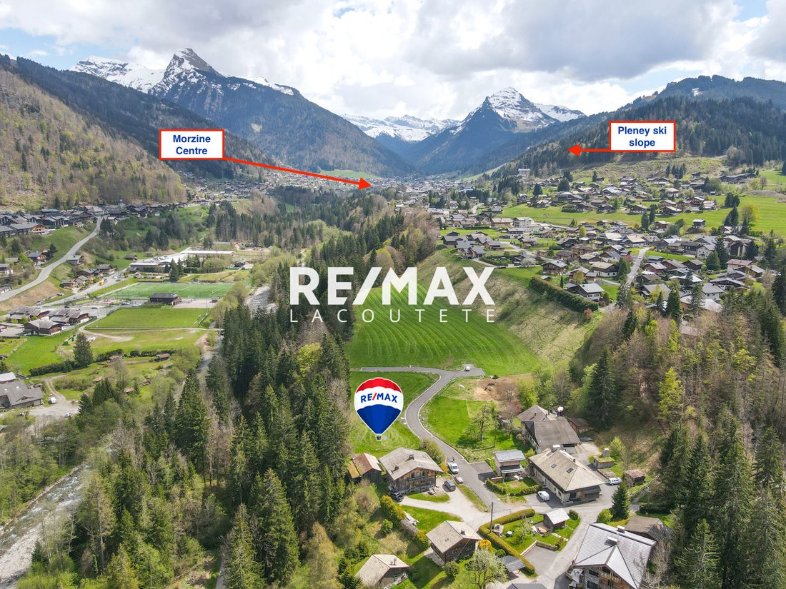 Chalet in Morzine, Auvergne-Rhône-Alpes, France 2 - 15556222