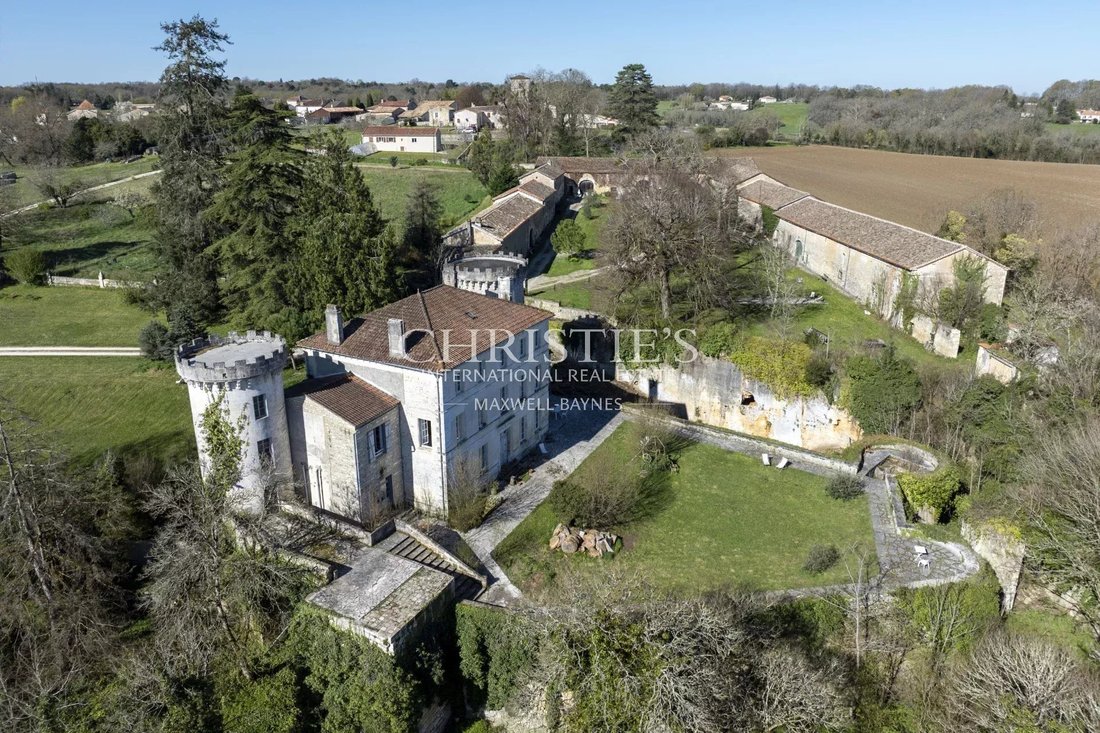 Castle in Dirac, Nouvelle-Aquitaine, France 5 - 15489601