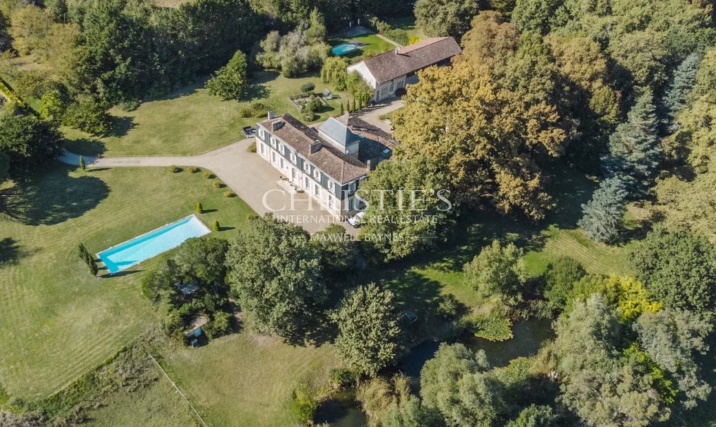 Cocumont Magnificent 18th Century Chateau 700m² On 11 Hectares, Swimming Pool With View