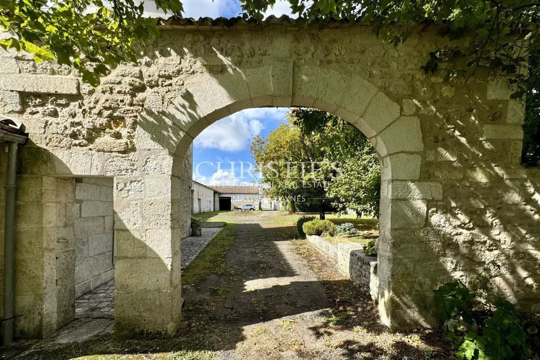 House in Saint Ausone-Saint Martin-Saint Gelais, Angoulême, France 2 - 14754969